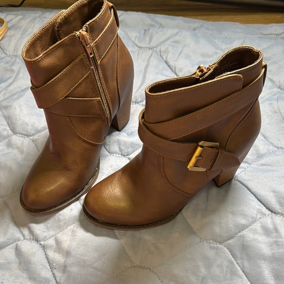Nine West Brown Ankle Booties with High Heel and Gold Buckle - Picture 1 of 6